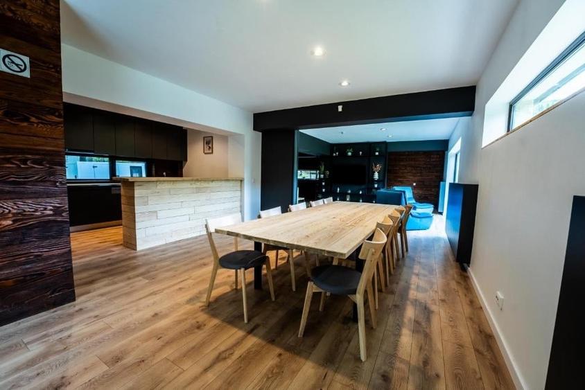 Casă individuală cu 5 camere cu Teren 625 Mp în Trăisteni