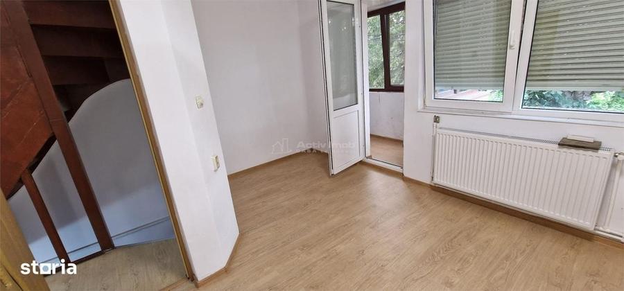 Casă cu 4 camere în Muncitoresc
