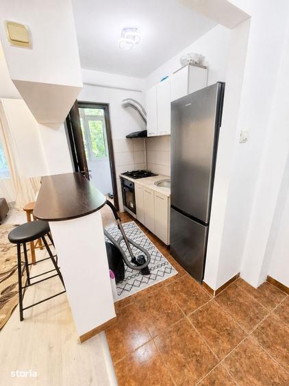 Apartament cu 2 camere semidecomandat în Podul de Piatră