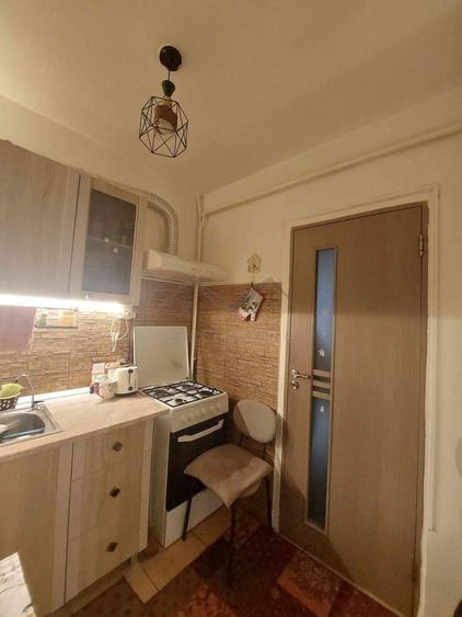 Apartament cu 3 camere decomandat, mobilat în Păcurari