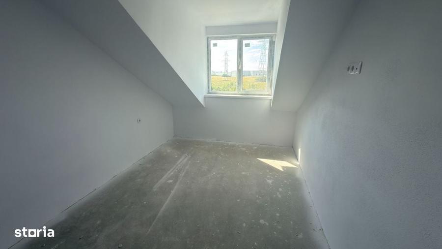 Apartament cu 3 camere decomandat în Turnișor