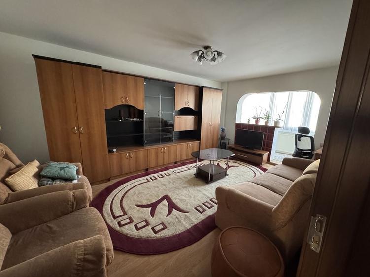 Apartament cu 3 camere decomandat în Mărăști
