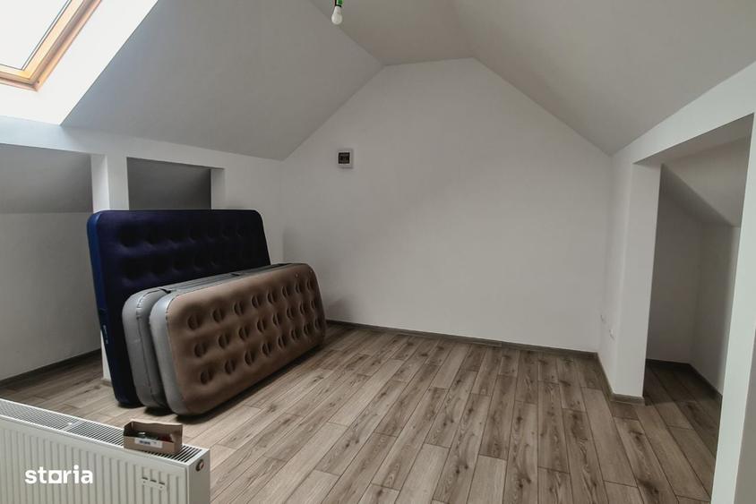 Casă cu 4 camere cu Teren 3596 Mp în Pișchia
