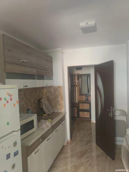 Apartament cu 2 camere decomandat în 1 Mai