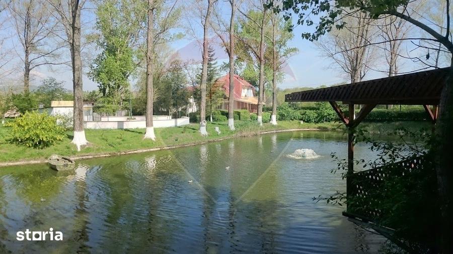 Spațiu comercial, de 1,700 mp, în Obrejița