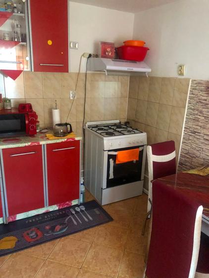 Casă cu 6 camere cu Teren 413 Mp în Vest