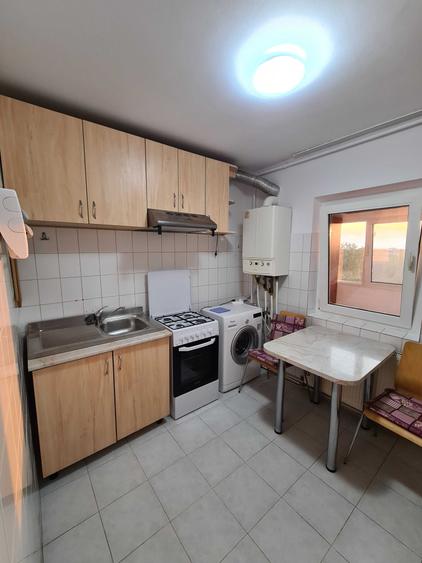 Apartament cu 2 camere decomandat în Exterior Vest