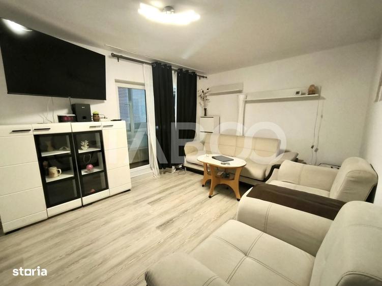 Apartament cu 3 camere de vanzare si parcare in zona Intre Lacuri - 1
