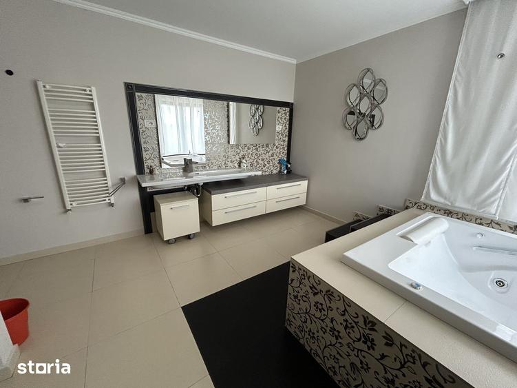 Casă cu 5 camere cu Teren 845 Mp în Aradul Nou