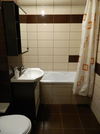 Apartament cu 2 camere decomandat, mobilat în Republicii
