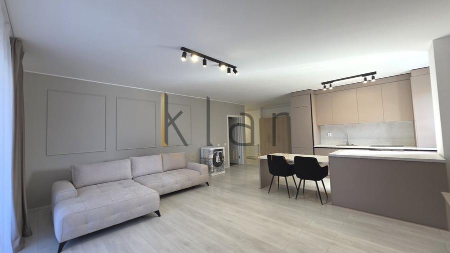 Apartament cu 3 camere semidecomandat, mobilat în Zorilor