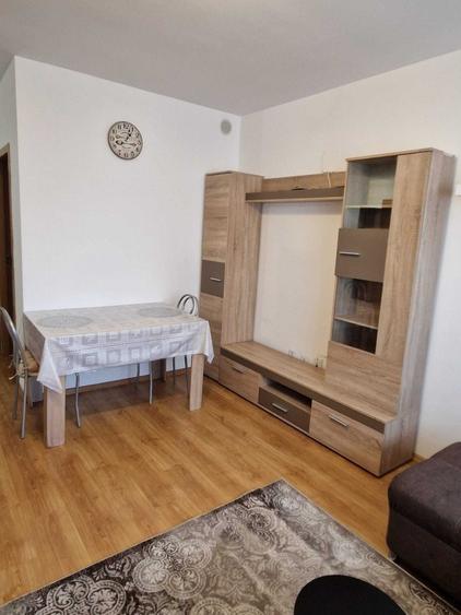 Apartament cu 2 camere semidecomandat în Turnișor