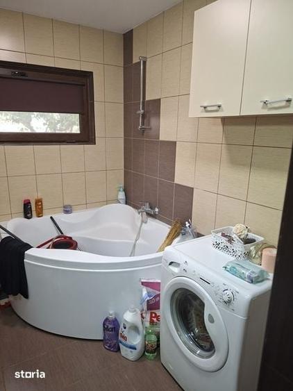 Casă cu 4 camere cu Teren 200 Mp în Central