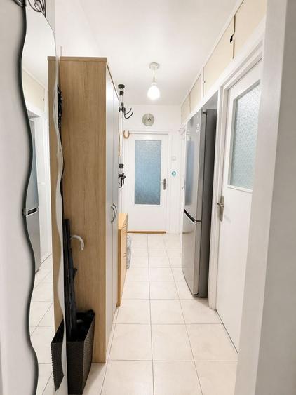 Apartament cu 3 camere semidecomandat în Circumvalațiunii