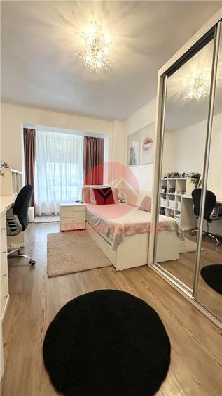 Apartament cu 3 camere decomandat în Km 4