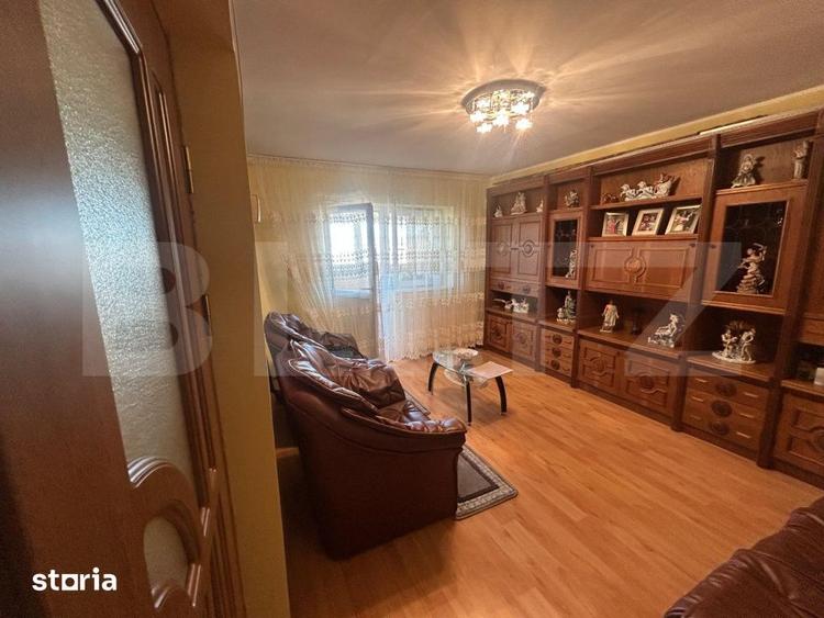 Apartament cu 3 camere decomandat în Micro 11