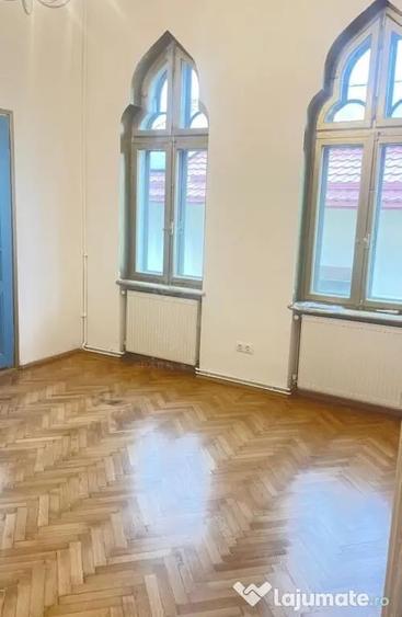 Apartament cu 4 camere decomandat în Ultracentral