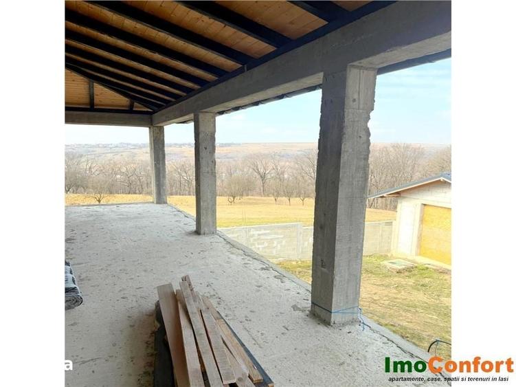 Casă cu 6 camere cu Teren 1600 Mp în Sirețel
