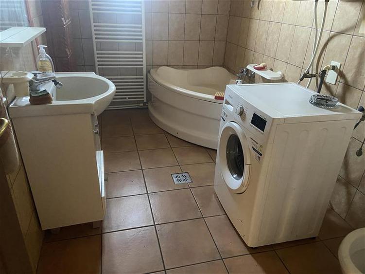 Casă individuală cu 3 camere cu Canalizare în Hângulești