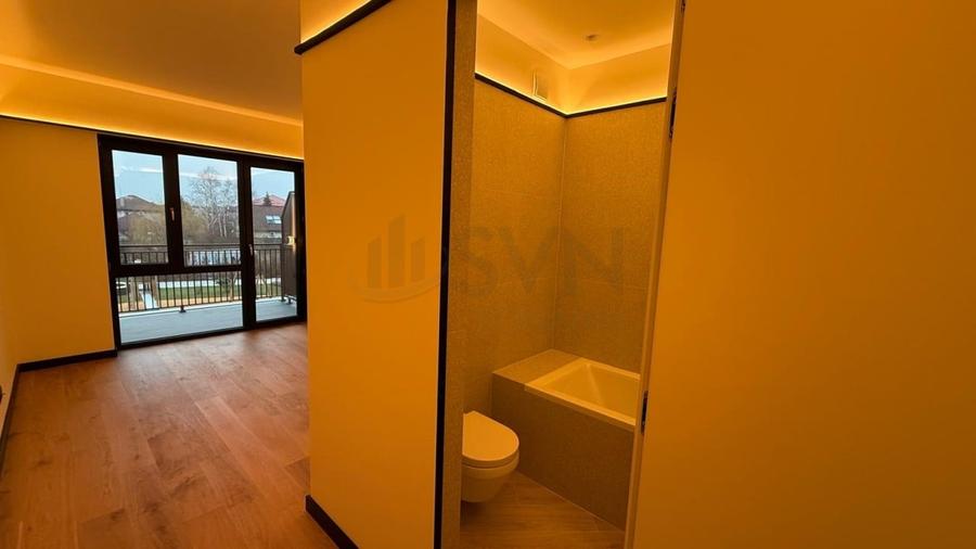 Apartament cu 4 camere semidecomandat în Pipera