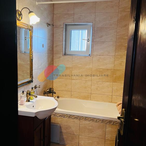 Apartament cu 3 camere semidecomandat în Apahida