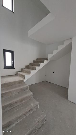 Casă cu 4 camere cu Teren 601 Mp în Central
