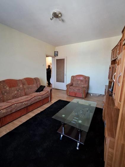 Apartament cu 3 camere decomandat în Frumoasa