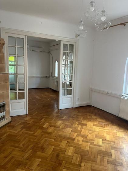 Spațiu comercial, de 79.339996337891 mp, în Domenii