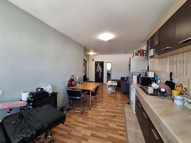 Apartament cu 2 camere semidecomandat, mobilat în Florești