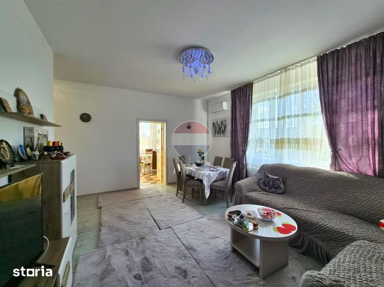Casă cu 4 camere cu Teren 2575 Mp în Iordăcheanu