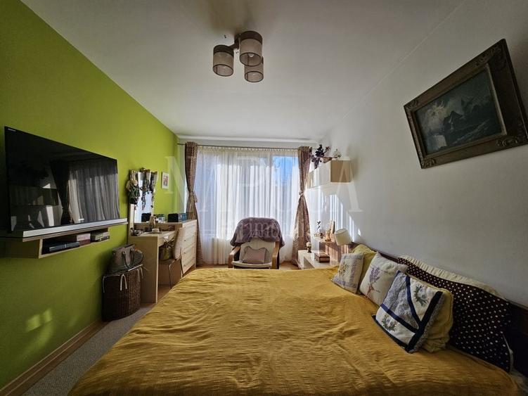 Casă individuală cu 5 camere cu Canalizare în Iris