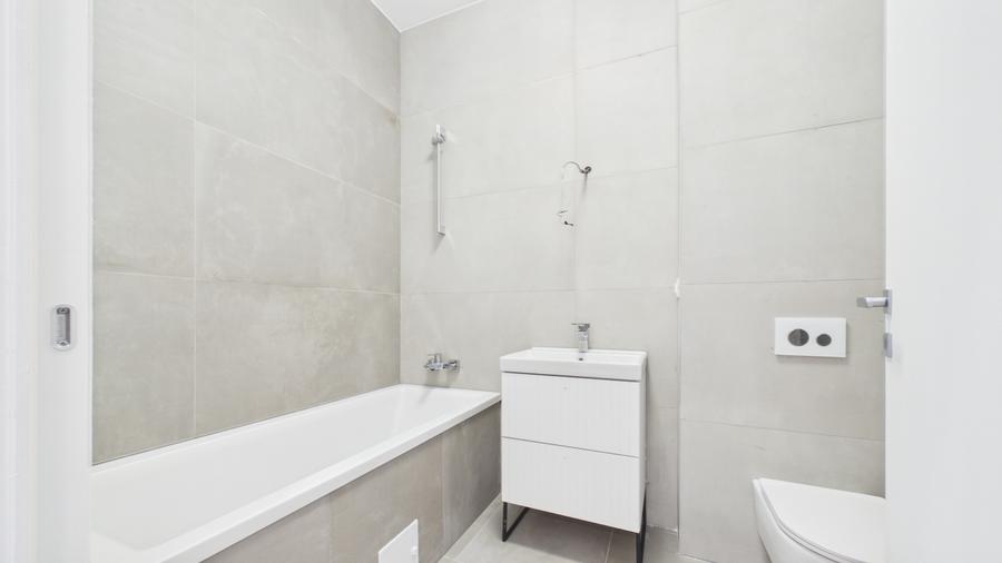 Apartament cu 2 camere semidecomandat în Grivița