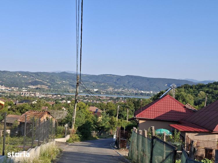 Teren de 650 mp, în Goranu