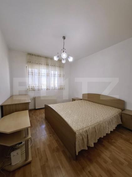 Apartament cu 3 camere decomandat, mobilat în Calea București