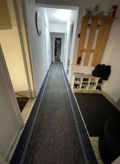 Apartament cu 3 camere decomandat, mobilat în Berceni