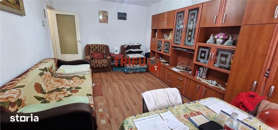 Apartament cu 3 camere decomandat în Cetate
