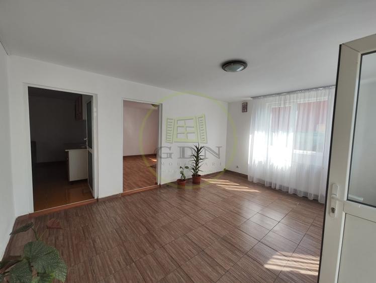 Casă individuală cu 5 camere cu Canalizare în Lascăr Catargiu