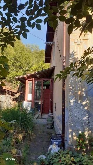 Casă cu 3 camere cu Teren 87 Mp în Central