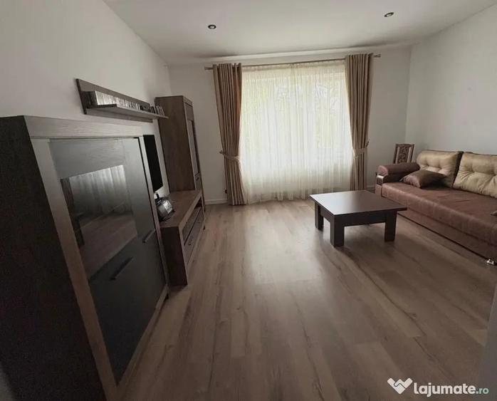 Apartament cu 2 camere decomandat în Centrul Civic