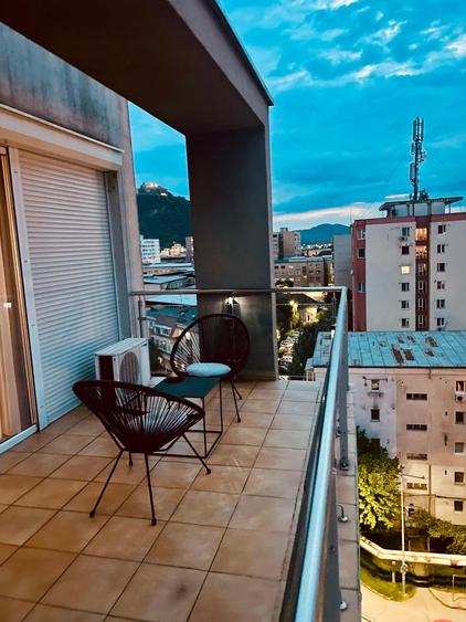 Apartament cu 3 camere decomandat în Central