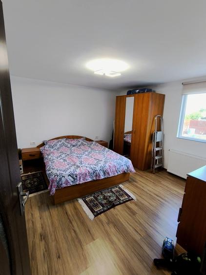 Casă cu 2 camere cu Teren 650 Mp în Poienarii Apostoli