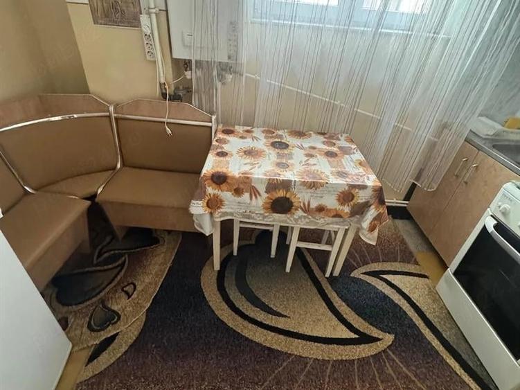 Apartament cu 3 camere decomandat în George Enescu