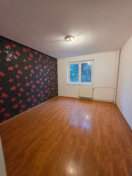 Apartament cu 3 camere decomandat în Liviu Rebreanu