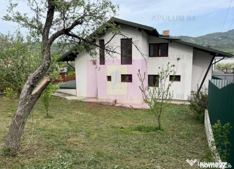 Casă cu 7 camere cu Teren 649 Mp în Comarnic