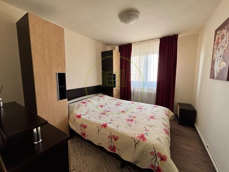 Apartament cu 4 camere decomandat, mobilat în Central