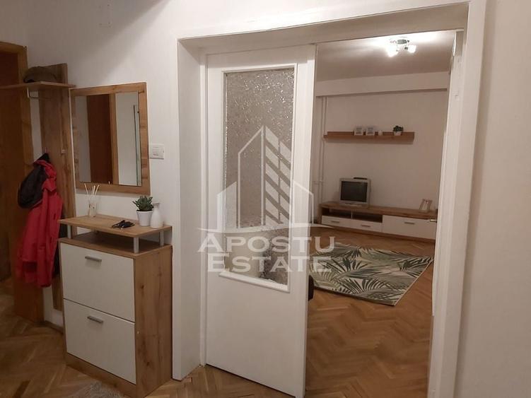 Apartament cu 3 camere decomandat în Take Ionescu