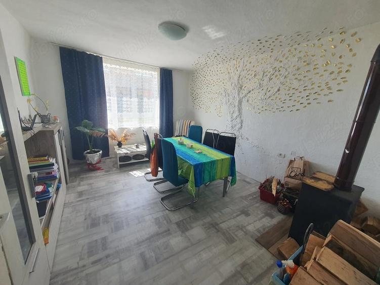 Casă cu Teren 1996 Mp în Giulvăz
