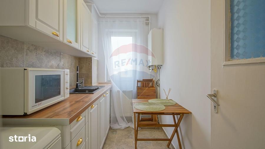 Apartament cu 2 camere semidecomandat în Griviței