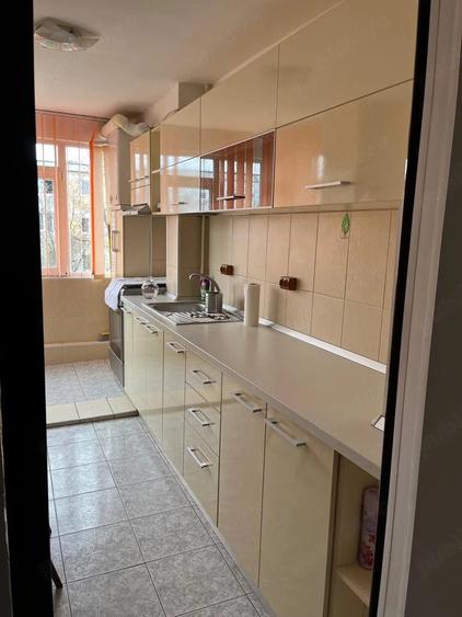 Apartament cu 2 camere decomandat în Micro 17