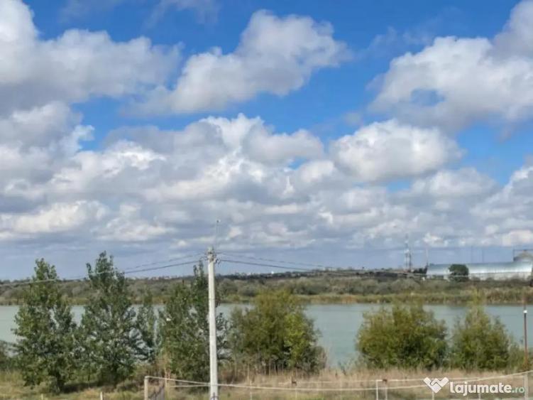 Casă cu 5 camere cu Teren 394 Mp în Agigea
